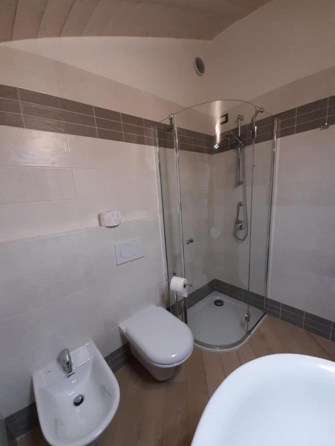 Deluxe Con Idromassaggio: Panorama Sul Di Garda Apartment *